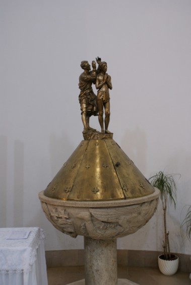 Chiesa di S. Flaviano a Giulianova: Battesimo di Ges� sul Battistero