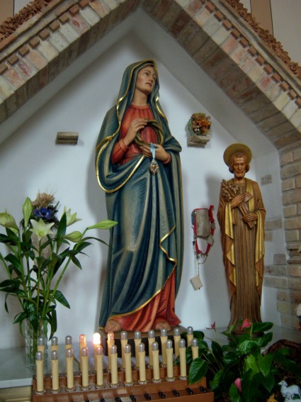 Chiesa di San Giuseppe a Colleranesco: statue della Madonna e di San Giuseppe