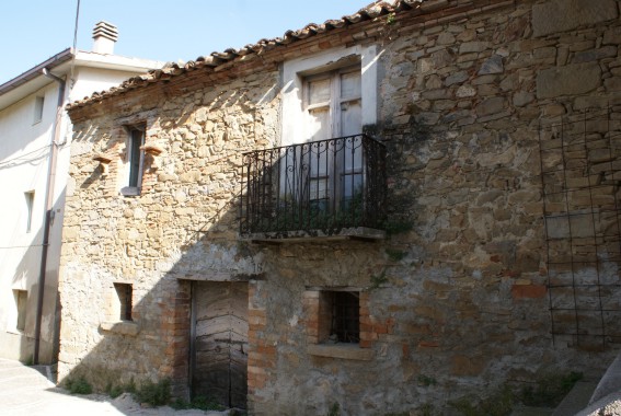 Case Vernesi di Montorio al V. (Te): abitazione