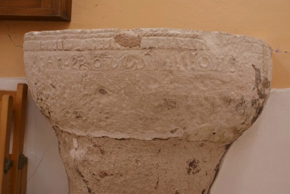 Chiesa di S. Lorenzo Martire a Colleminuccio di Teramo: acquasantiera