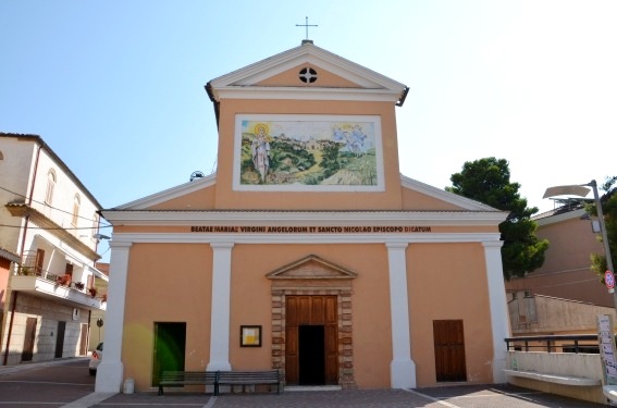 Chiesa di S.Nicola Vescovo a Cologna Paese di Roseto Ab. (Te)