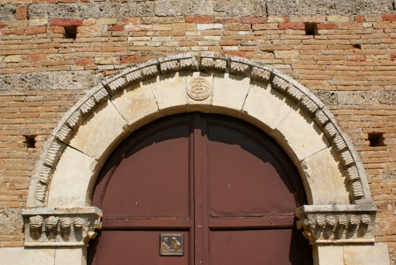Chiesa di S.Pietro di Azzano a Costumi di Torricella Sicura (Te)