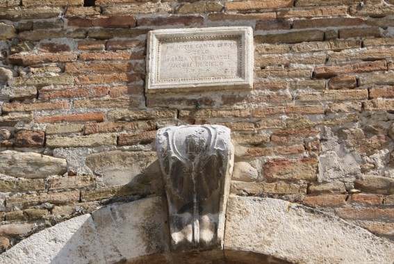 Forcella di Teramo: Palazzo dei Baroni Salvatore