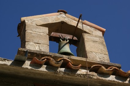 Forno: il piccolo campanile della chiesa