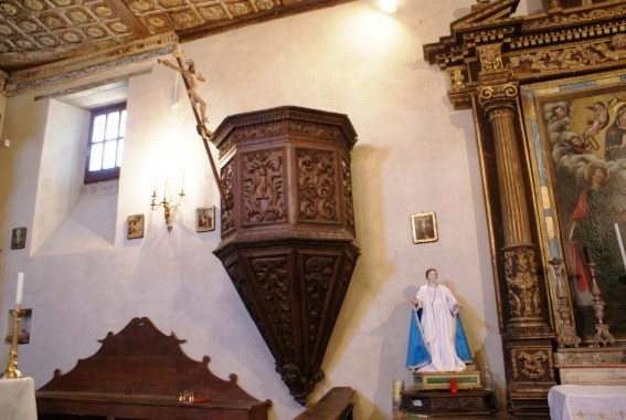 Chiesa di S.Giovanni Battista a Frattoli di Crognaleto (Te): pulpito