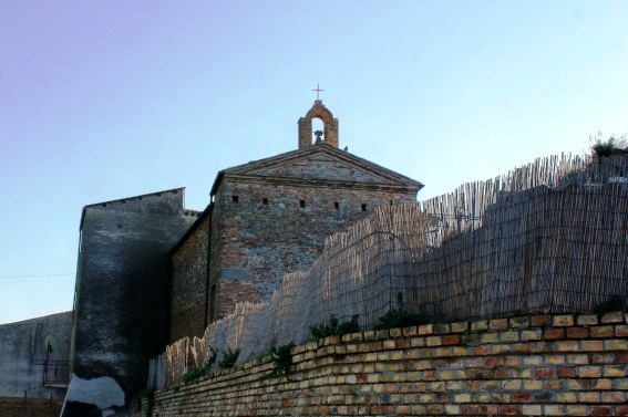 Chiesa di S.Antonio, gi� Chiesa di S.Nicola e successivamente di S.Giacomo a Morro D'Oro (Te)