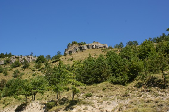 Rocca Roseto a Piano Roseto di Crognaleto: i ruderi