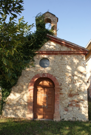 Chiesa di S.Giuseppe (propriet� Lera) a Rocche di Civitella (Te)