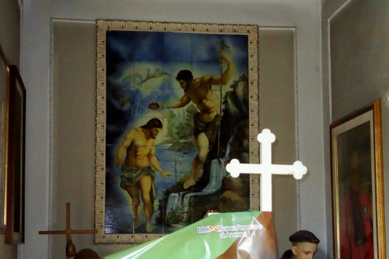 Chiesa di Santa Croce a Sant'Atto di Teramo: ceramiche con rappresentazione del Battesimo di Ges�