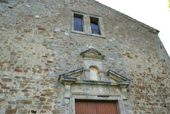 Facciata principale della Chiesa diella SS. Trinit� a Trinit� di Campli