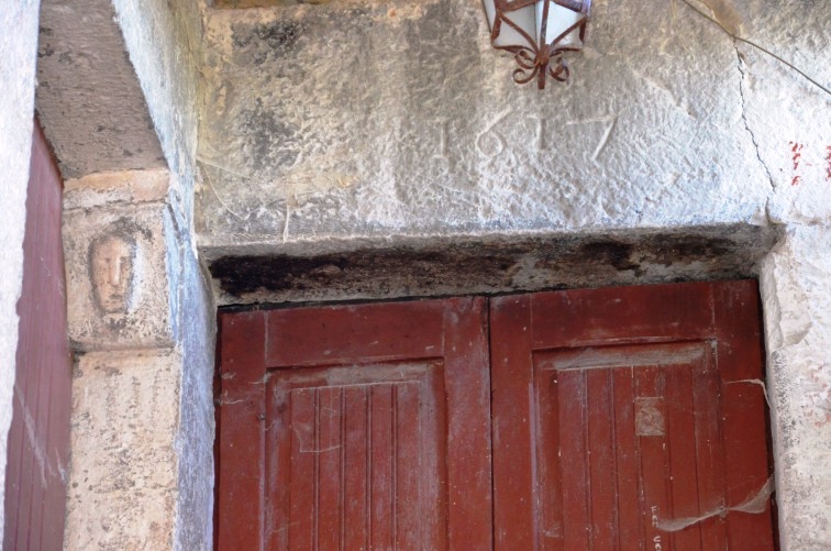 Villafranca di Valle Castellana (Te): una delle case pi� antiche del borgo